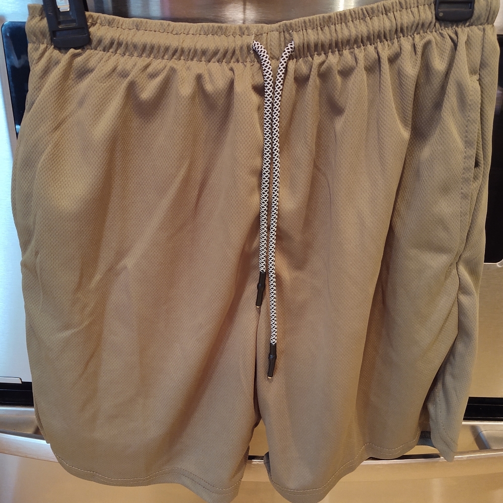 Athletic shorts olive green XL